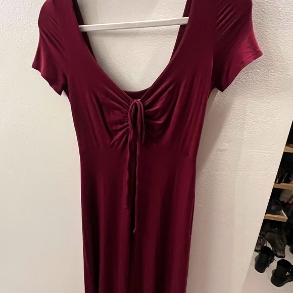 Elegant Sozy Midi Dress - Picture 3 of 5